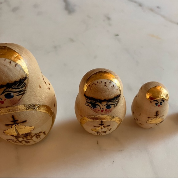 Vintage 5 Piece Hand Painted Wood Burned 3 1/2" Matryoshka Dolls from Russia‎ - Picture 5 of 12